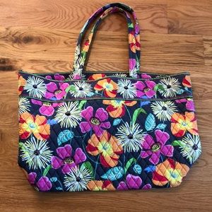 Vera Bradley large tote in “Jazzy Blooms”